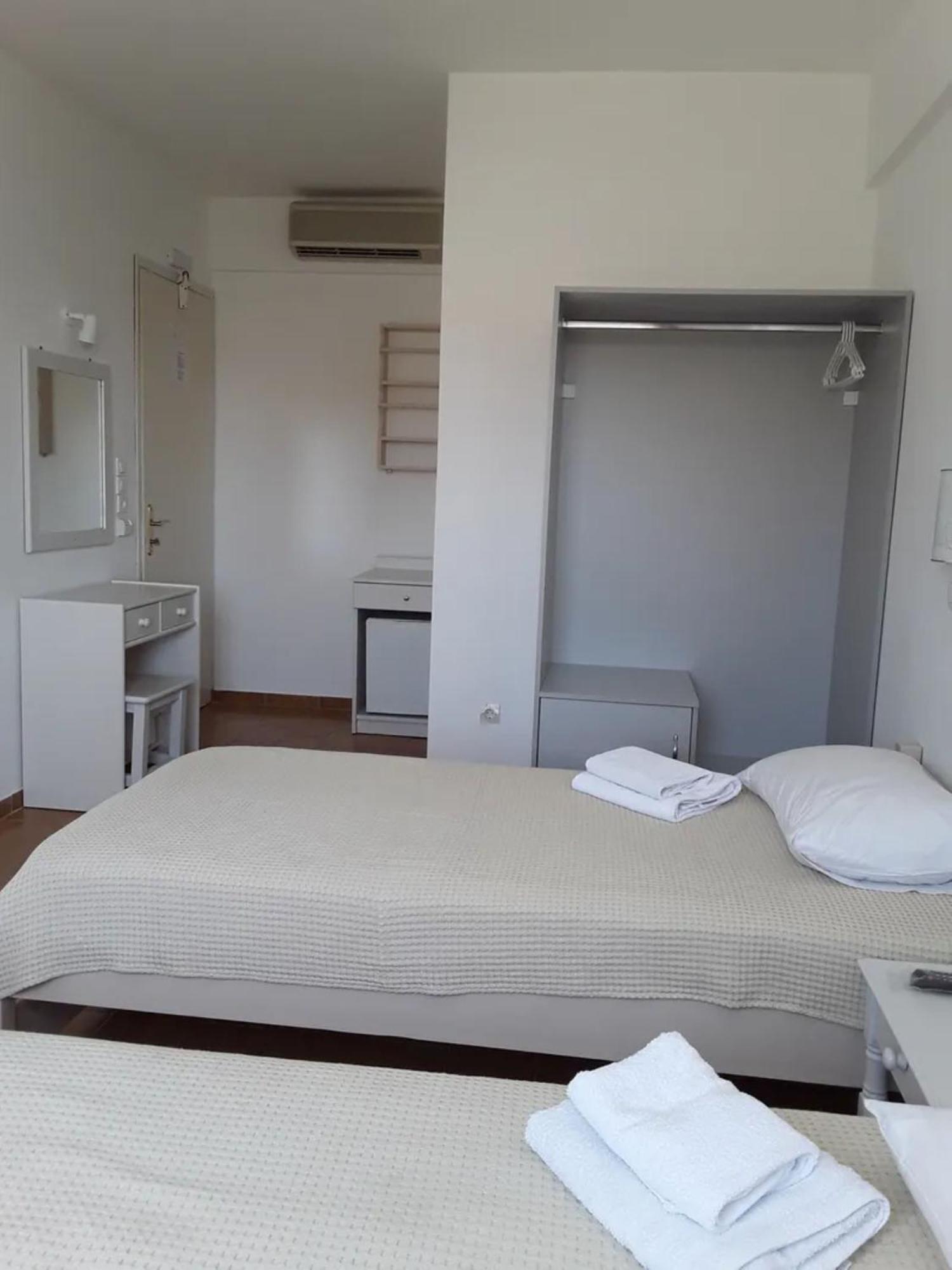 Golden Sun Aparthotel Иос Хора Екстериор снимка