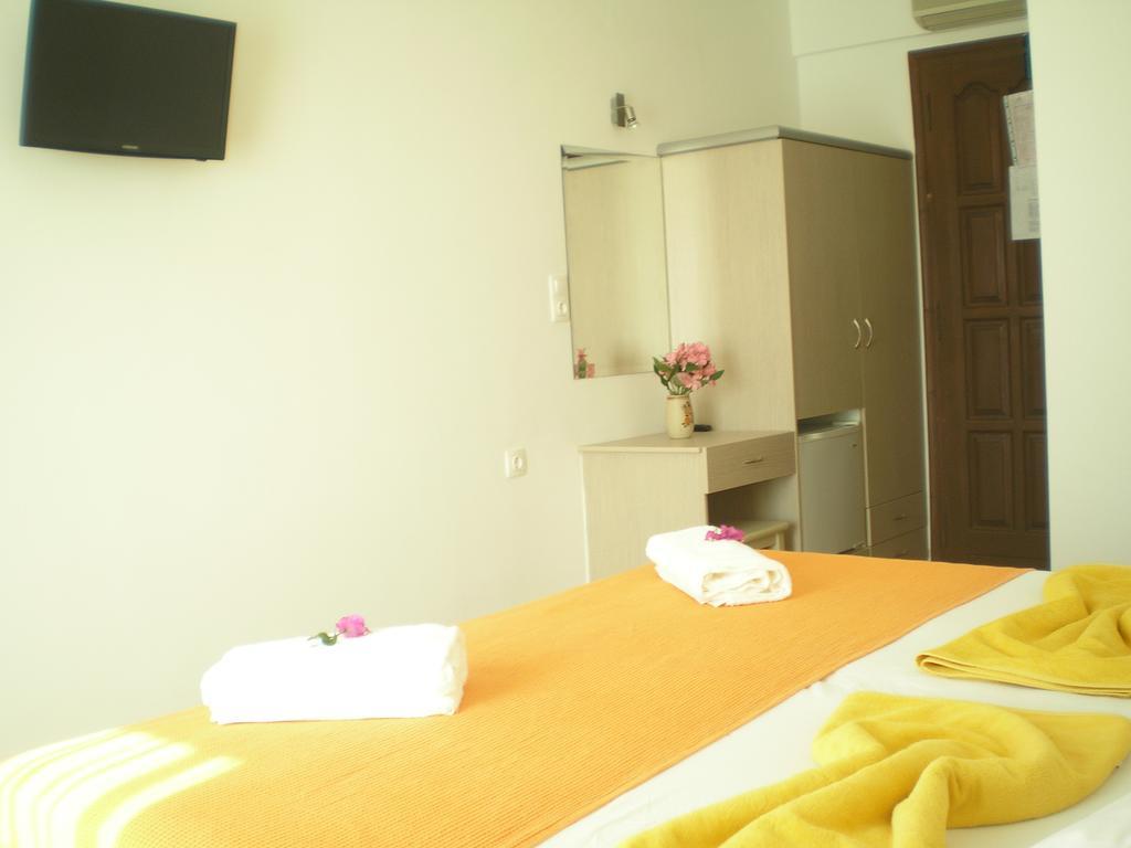 Golden Sun Aparthotel Иос Хора Екстериор снимка